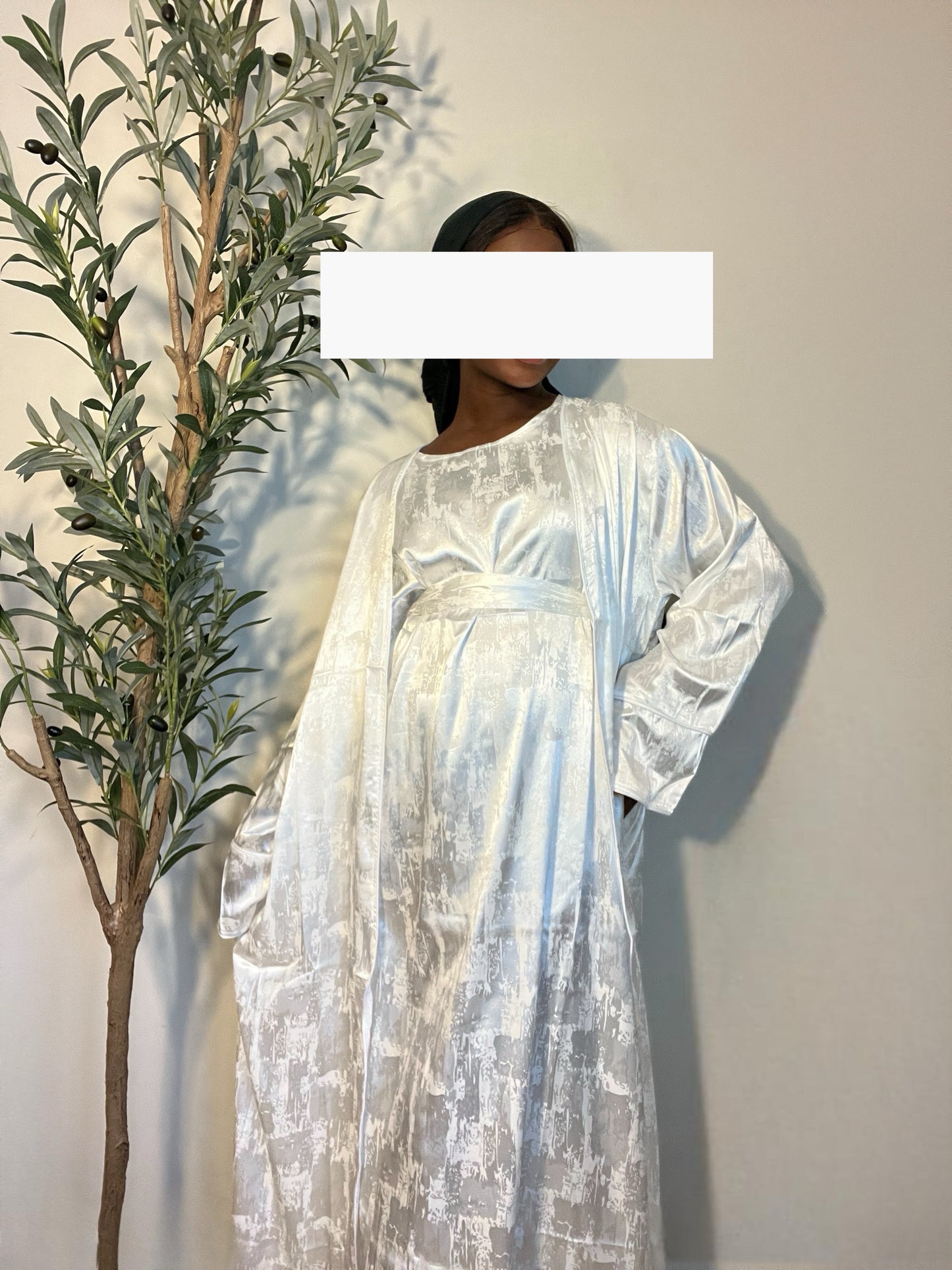 Yousra 2 Piece Textured Satin Abaya Set- White